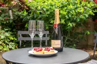 Tradewinds fisherman’s cottage, Brixham, great location with beautiful sea views Hotels in Brixham Civil Parish