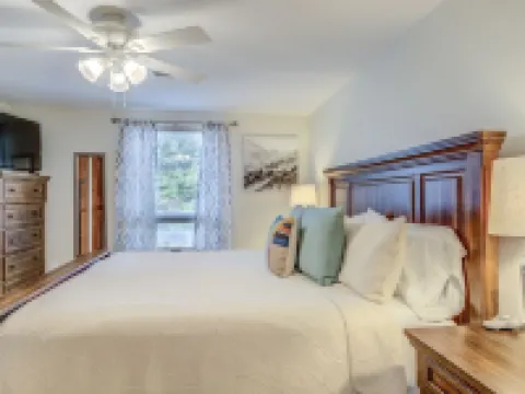 Ski in/out, AC, Gas Fireplace, Wifi, Coffee Bar, 1 Dog ok! Hotels in Avery County