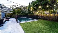 Grey Manor – Spacious 3Br/2BA Hallandale Home, Heated Pool & Smart Amenities