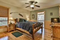 Serene Mountain Lodge: HotTub, FirePit, Game Room Minutes from Downtown Ellijay