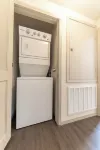 2 Bedrooms ✦ Ground Floor Unit ✦ Pool ✦ Wi-Fi ✦ Gym ✦ Pack 'n Play