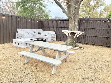 Cozy 4 BR home with a private backyard and pool