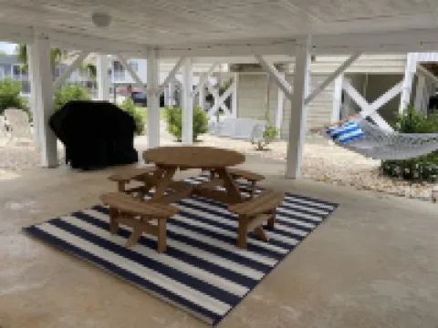 Sunset Beach HGTV Winner! Great Location, Steps to Beach!