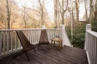 Sunflower Suite at The Wanderer