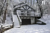 Ready to become a real love bird? Beautiful cabin to wake up hearing song birds Hotels in Wells