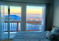 Best Views in Anchorage! Totally Private, Romantic, and Family Friendly Suite! - balkon