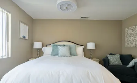 Cheerful, Quiet, Clean and Safe Condo near the San Gabriel Mountains in Azusa.