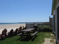 Moody Beach Front Studio Cottage WIFI Hotels near Long Sands Beach