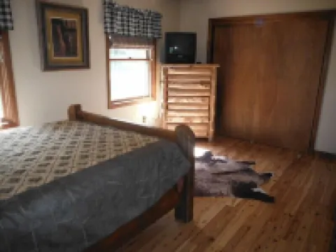 Family Friendly Property Nestled In An Aspen Grove