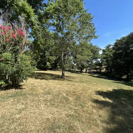 Cute cabin in nice quiet secluded area close to the water, The Coves Golf course