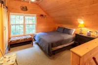 Cozy 2-BR cabin in the beautiful Arkansas forest!