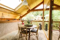 Chalet for 10 people in Puy St Vincent 150m from the slopes private parking