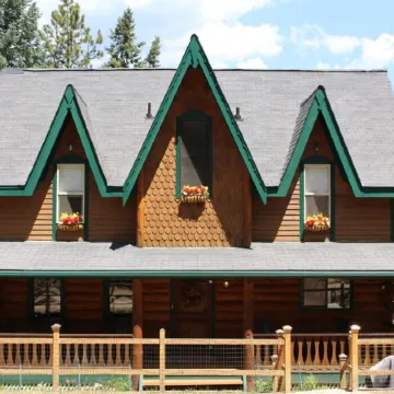 The Gingerbread Cottage - 2.5 acres, craft or meeting room