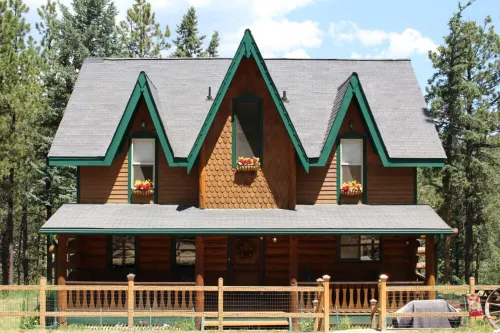 The Gingerbread Cottage - 2.5 acres, craft or meeting room