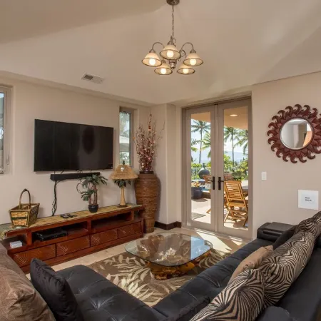 Spectacular Sunset and Ocean Views with Pool & Hotbub near Kaanapali Beach