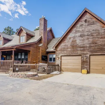 NEW HOT TUB, Game Room, PICKLEBALL COURT, AC, Fireplaces-close To RMNP, downtown