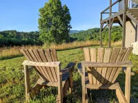Sunsets over the mountains! Deer grazing daily! A truly pastoral setting! Clay County 호텔