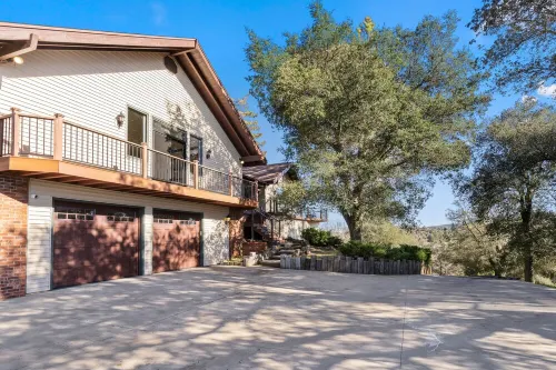 Beautiful Mountain Home located on 1 acre in the Historical Town of Julian, Ca Hotels in Julian