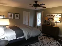 Charming 3 BR, 2 Bath cabin located in quiet Clifftops and close to Sewanee