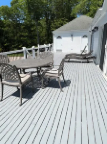 Beautiful Hamptons home  close to beaches, shopping, & restaurants!