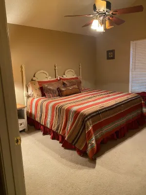The Cow Palace! Beautiful 3/2 townhouse with a western flair! - อ่างจากุชชี่