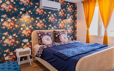 Maison Type Loft Avec Jacuzzi et Terrasse sur les Toits Отели в г. Либурн