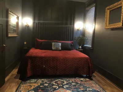 Lincoln’s Loft Moody’s Suite Downtown Lincoln, IL