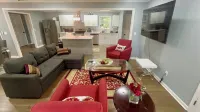 Charming Home 10min from Airport, close to DT Atlanta . Enjoy privacy & comfort!