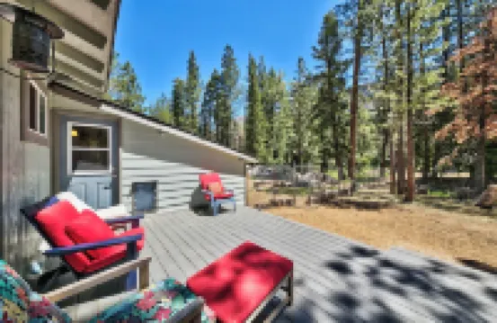 Tahoe Ranch, Hot Tub, on River, 3Bd, 2 BA, Family & Dog OK Walk. Summertime Pool