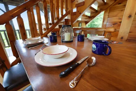 NEW LISTING - View of Mt Leconte and Downtown Gatlinburg. Skee-Ball,  Air Hockey