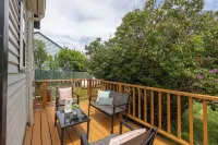 NEW Updated Farmhouse in Custer - 2 Blocks from Main Street!