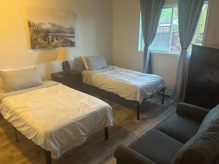 1 MILE TO BEACH ACCESS, MOUTH  OF KENAI RIVER! Отели в г. Кенай