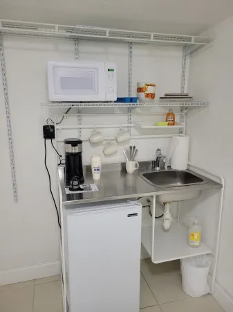 Studio close to airport, mall, beach, museum and much more Отели рядом с достопримечательностью «Биг Фиш»