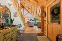 Beautiful Log cabin nestled in the mountains of Lake Lure