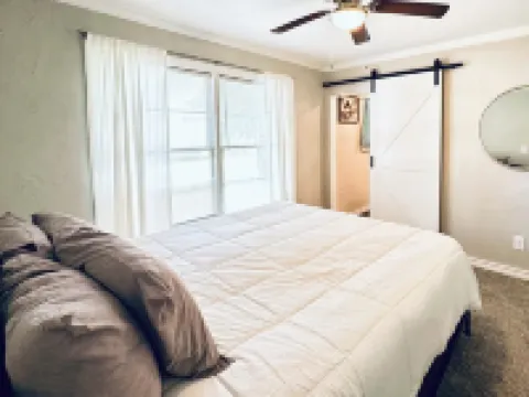 The Casino Cottage in Durant! Hotel Amenities, 2 Kings, 4mi to Casino, Sleeps 8 Hotels in Durant