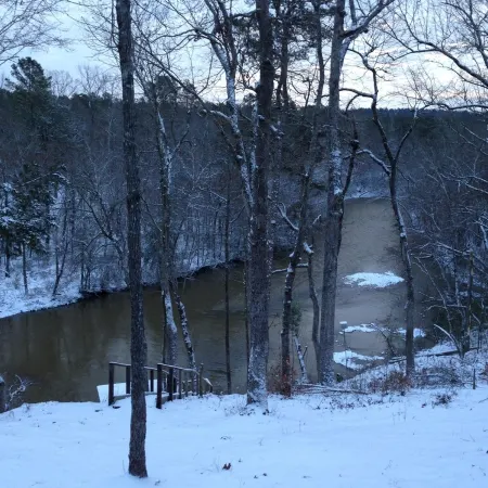 Eagles' Nest Getaway: Experience Life on the Little Missouri River