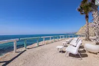 Fine apartment by the sea, beach, nice and quiet yet close to Center