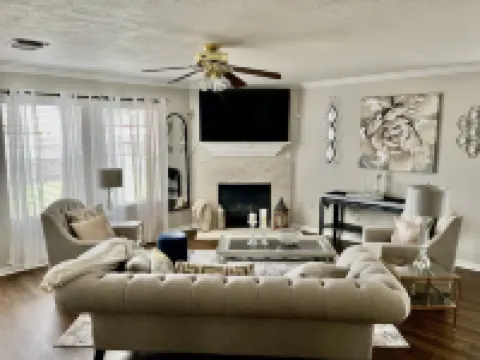 The Catbird Hideaway - Your peaceful and serene home in the Houston, Tx area.