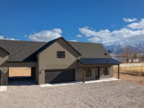 Cozy Cottage Inn sets in the heart of ATV trails and 3 National Parks. โรงแรมในริชฟิลด์