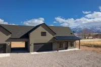 Cozy Cottage Inn sets in the heart of ATV trails and 3 National Parks.