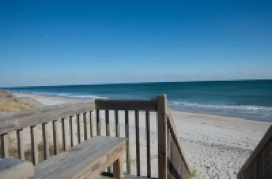 C-Shore Retreat - Great Views, Steps to the sand!