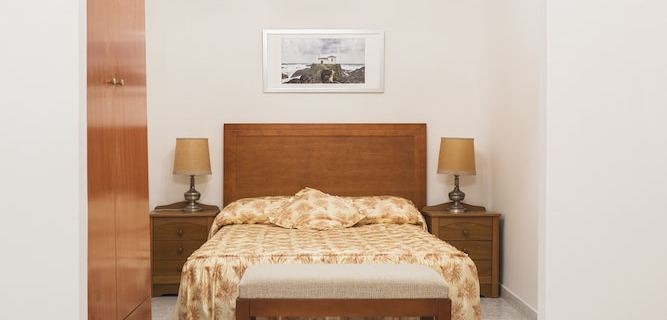Ferrol: House with patio and small garden Hotels in Comarca de Ferrol