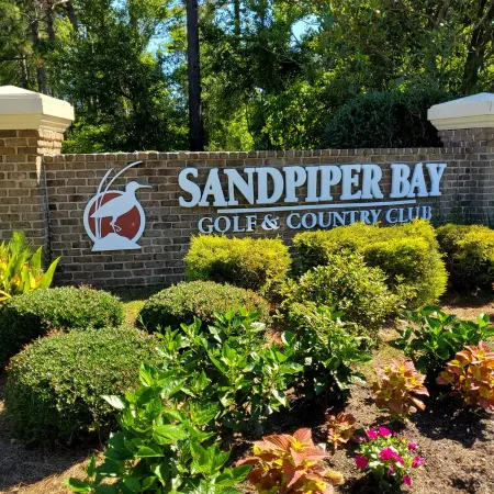 Salty Livin & Golf Retreat. Your Relaxing, Stress Free Vacation Awaits You!!