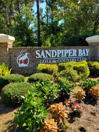 Salty Livin & Golf Retreat. Your Relaxing, Stress Free Vacation Awaits You!!