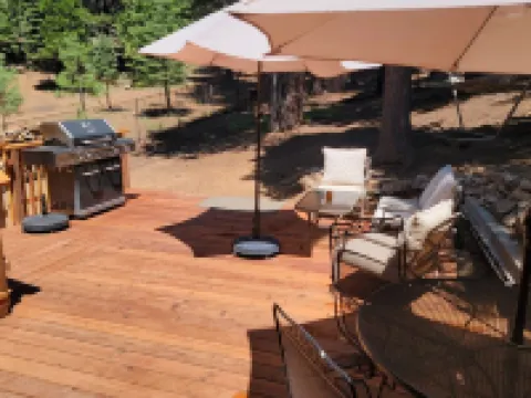 Newly updated Lake Almanor West home just minutes from the lake Hotels in Plumas County