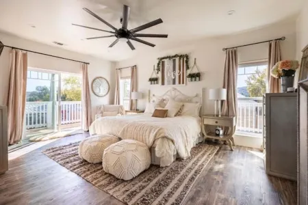 The Roblar Inn ~Wine Country~Hot Tub~Accessible