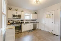 Fresh Modern Apartment - Walking Distance to U of R/Strong Hospital Hotels in Rochester