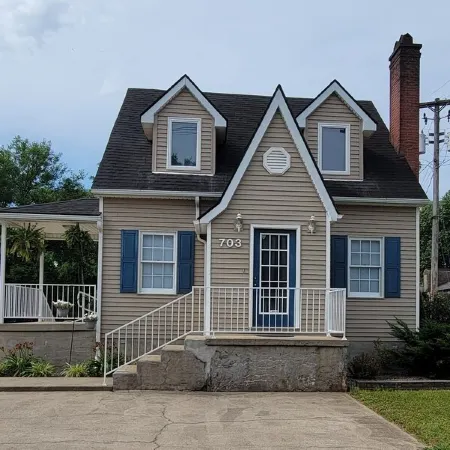 Spacious, Fully-Stocked, Walking distance to Downtown