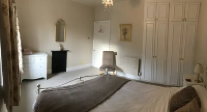 Bakewell One Bedroom Cottage In A Peaceful Location With Parking Space.