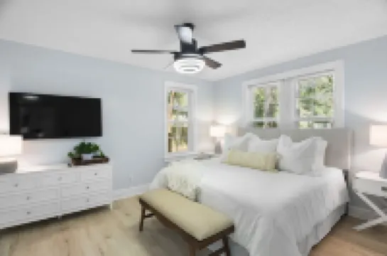 Forest Hills Manor w/ King Bed